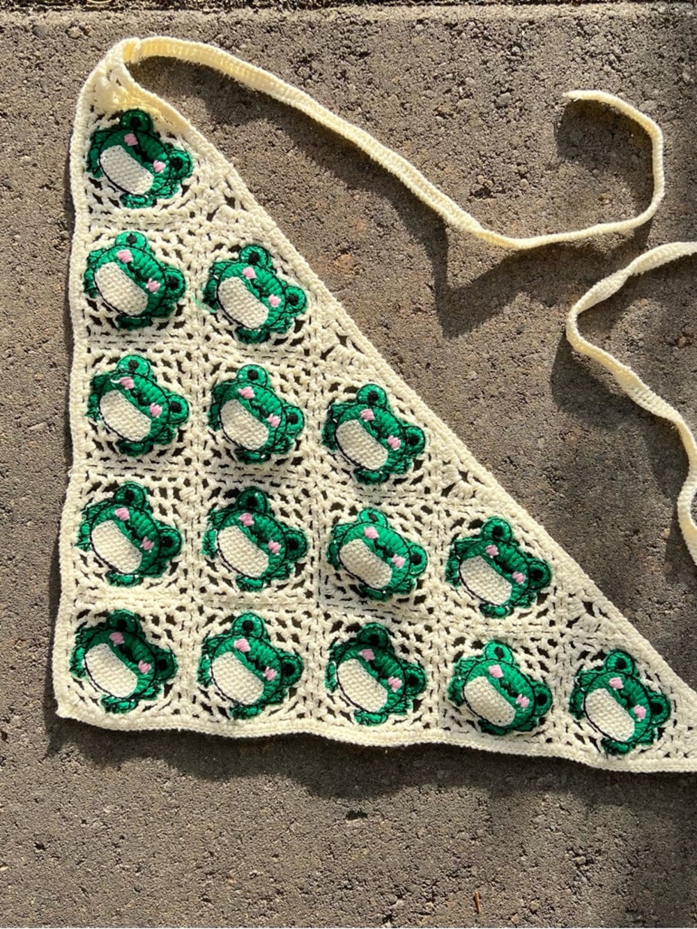 Vintage inspired 70s Head Scarf - Cream Crochet Frog Novelty Print - Boho Hippie